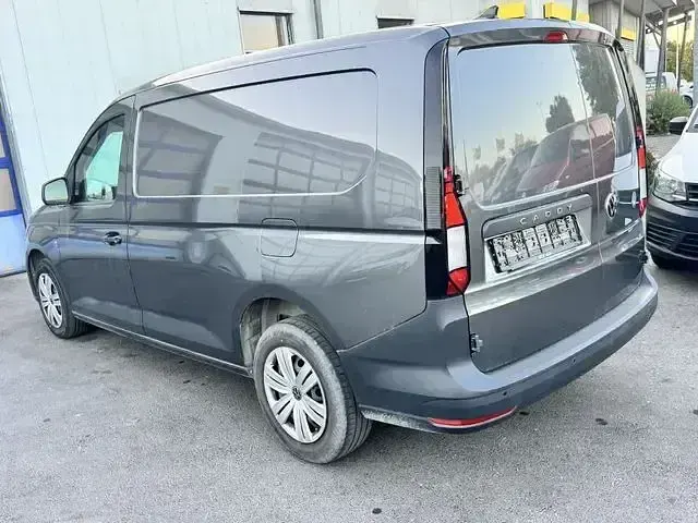 Gebraucht VW Caddy Maxi 102 PS (75 kW) 2023 Grau Van / Kleinbus