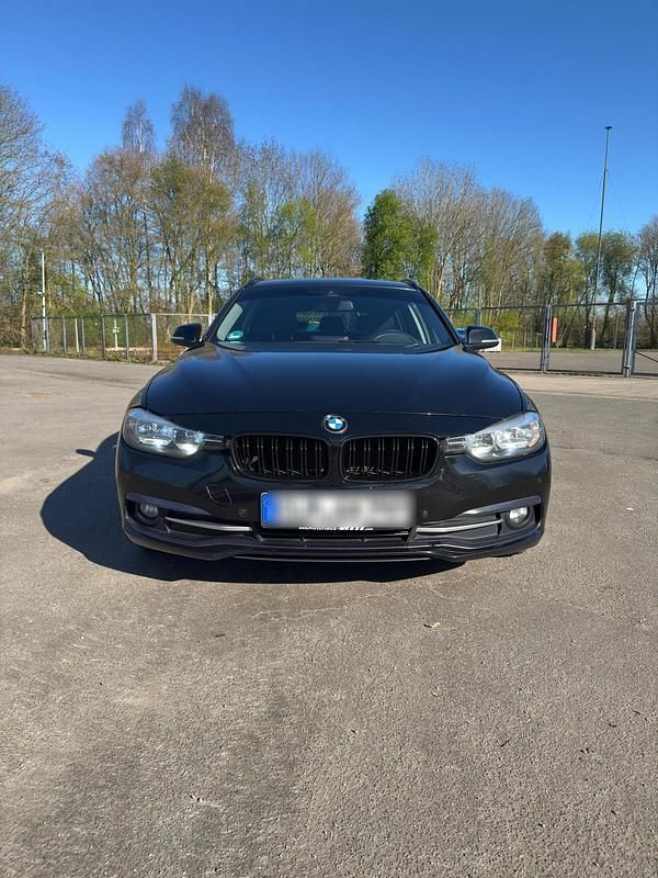 Schwarz Gebraucht 2015 BMW 320 Sport Line Kombi | 9.500 € (Superpreis) - Bild 1/4