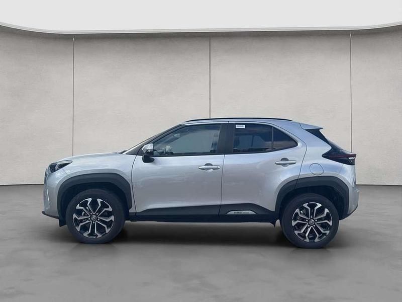 Neu Toyota Yaris Cross 131 PS (96 kW) 2025 Silber SUV