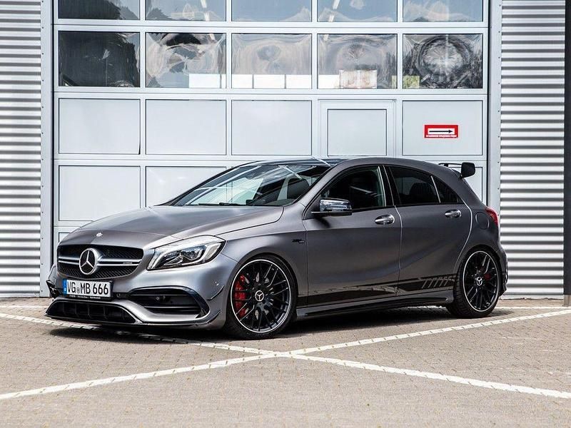 Grau Gebraucht 2016 Mercedes A45 AMG AMG Limousine | 29.950 € (Etwas zu teuer) - Bild 1/4