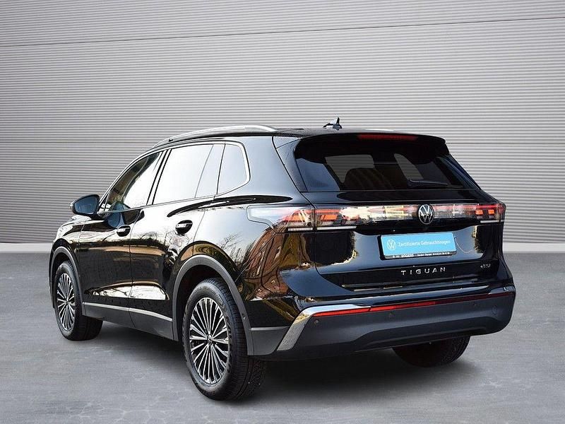 Gebraucht VW Tiguan Elegance 150 PS (110 kW) 2025 Schwarz SUV