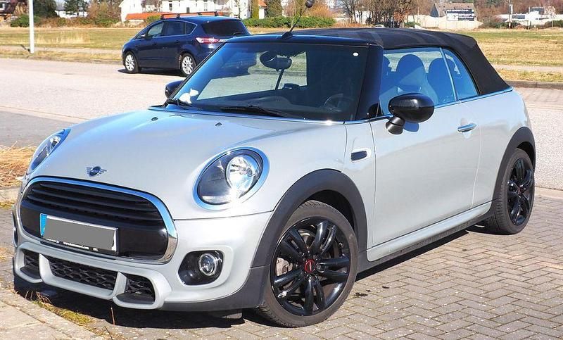 Gebraucht Mini Cooper 136 PS (100 kW) 2019 Grau Kleinwagen