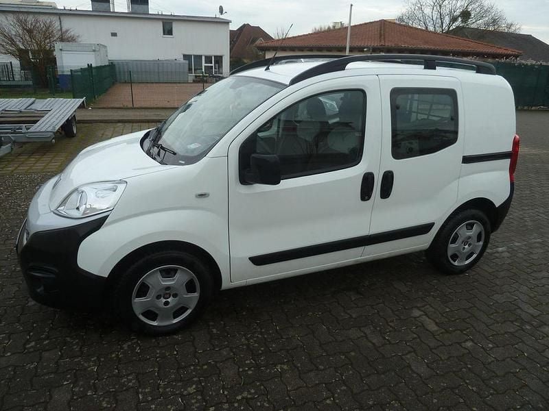 Gebraucht Fiat Fiorino 80 PS (58 kW) 2023 Weiß Van / Kleinbus