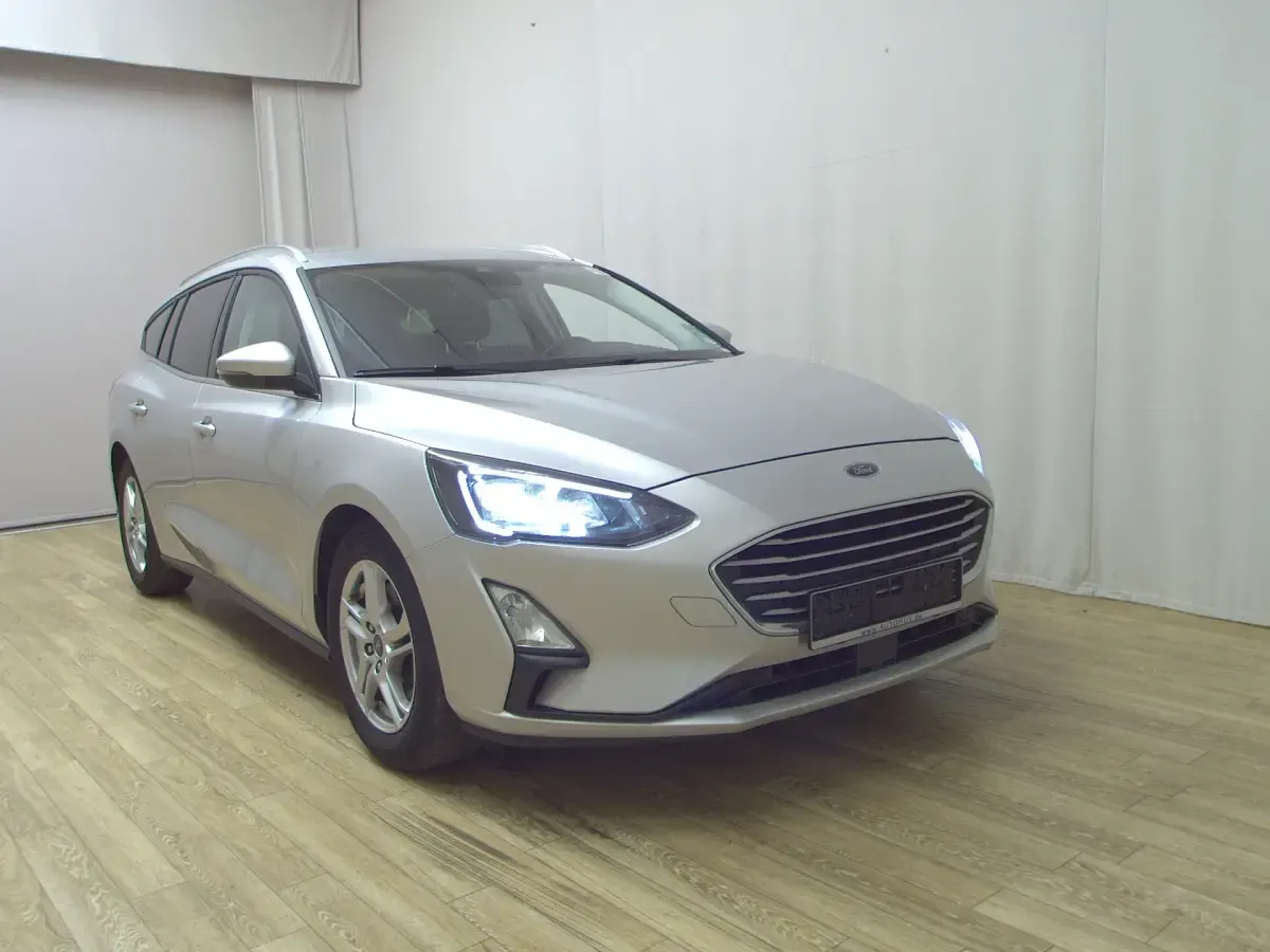 Używany Ford Focus Titanium 150 KM (110 kW) 2020 Srebrny Kombi