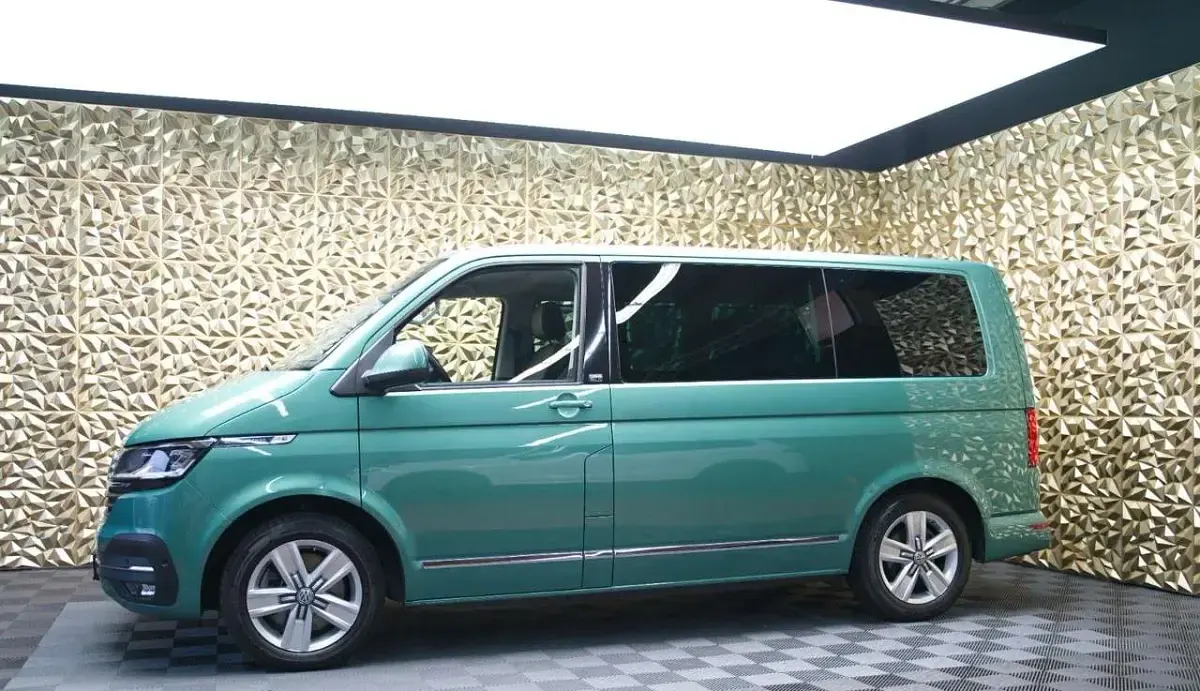 Gebraucht VW T6.1 Generation Six 204 PS (150 kW) 2022 Bay leaf green Van