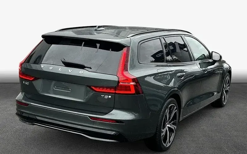 Neu Volvo V60 Ultra 455 PS (334 kW) 2026 Grün Kombi