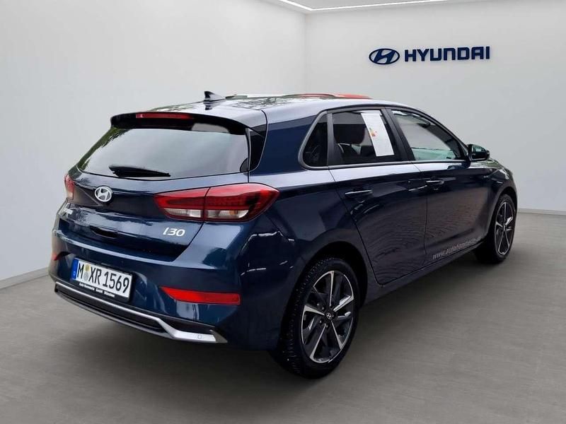 Gebraucht Hyundai i30 Advantage 101 PS (74 kW) 2024 Sailing blue / mic Limousine