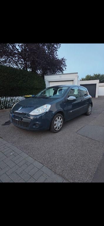 Blau Gebraucht 2012 Renault Clio IV Expression Kleinwagen | 2.950 € (Fairer Preis) - Bild 1/4