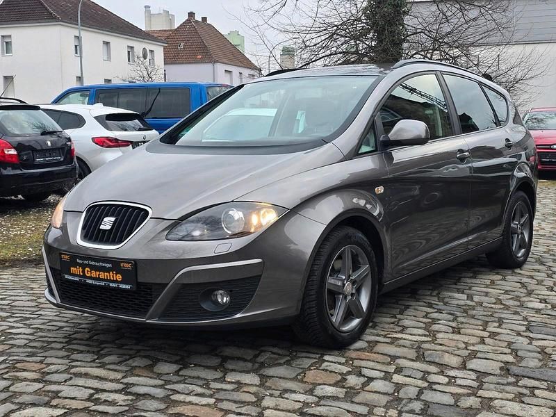 Grau Gebraucht 2014 Seat Altea XL 4You Van / Kleinbus | 6.290 € (Fairer Preis) - Bild 1/4