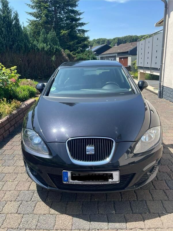 Schwarz Gebraucht 2010 Seat Leon Limousine | 4.250 € (Fairer Preis) - Bild 1/4