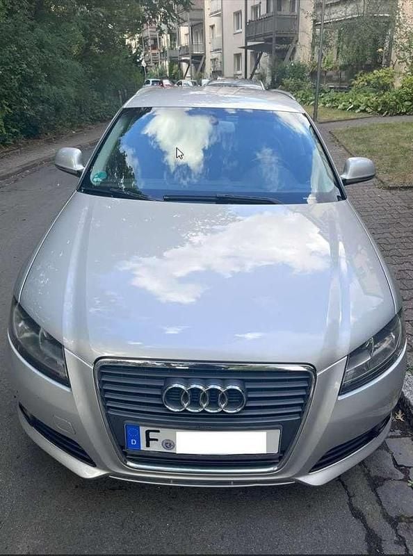 Silber Gebraucht 2009 Audi A3 Sportback Ambiente Kombi | 3.999 € (Superpreis) - Bild 1/4