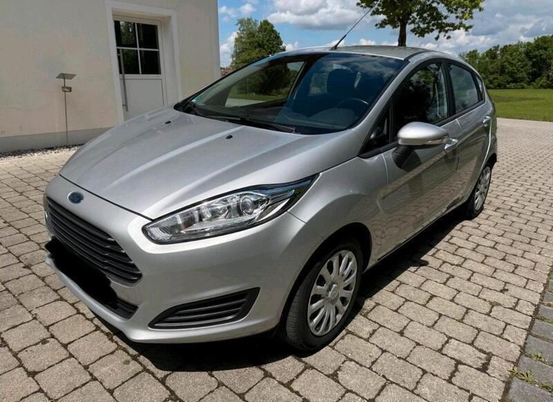 Silber Gebraucht 2016 Ford Fiesta Kleinwagen | 4.950 € - Bild 1/4
