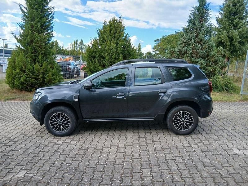 Gebraucht Dacia Duster Essentiel 116 PS (85 kW) 2022 Grau SUV