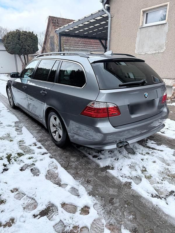 Gebraucht BMW 525 197 PS (144 kW) 2007 Grau Kombi