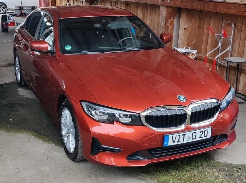 Gebraucht BMW 318 Advantage 150 PS (110 kW) 2019 Orange Limousine