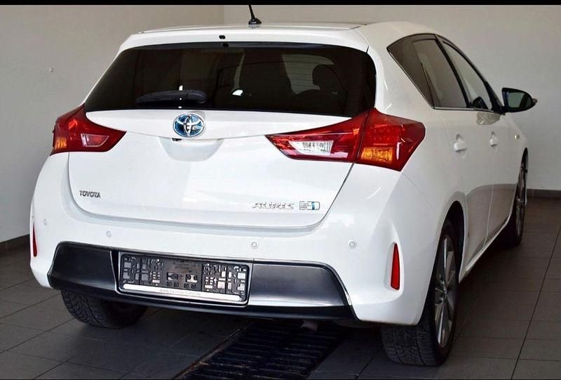 Gebraucht Toyota Auris Edition 136 PS (100 kW) 2014 Weiß Limousine