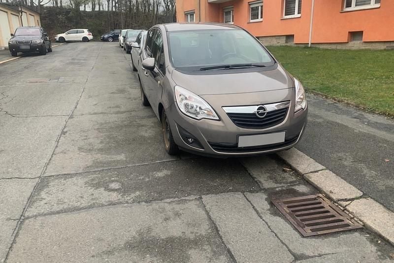 Gebraucht Opel Meriva 100 PS (73 kW) 2013 Braun Van / Kleinbus