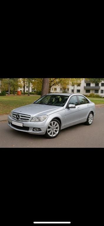 Silber Gebraucht 2010 Mercedes C350 Avantgarde Limousine | 7.400 € (Superpreis) - Bild 1/4