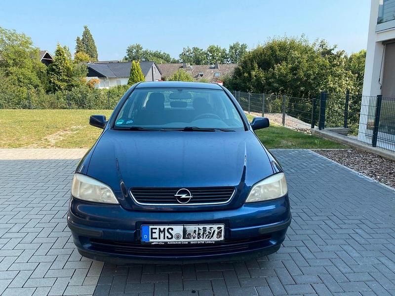 Blau Gebraucht 1999 Opel Astra Elegance Limousine | 950 € (Superpreis) - Bild 1/4