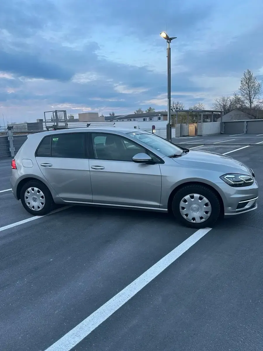 Gebraucht VW Golf VII 150 PS (110 kW) 2018 Grau Kleinwagen