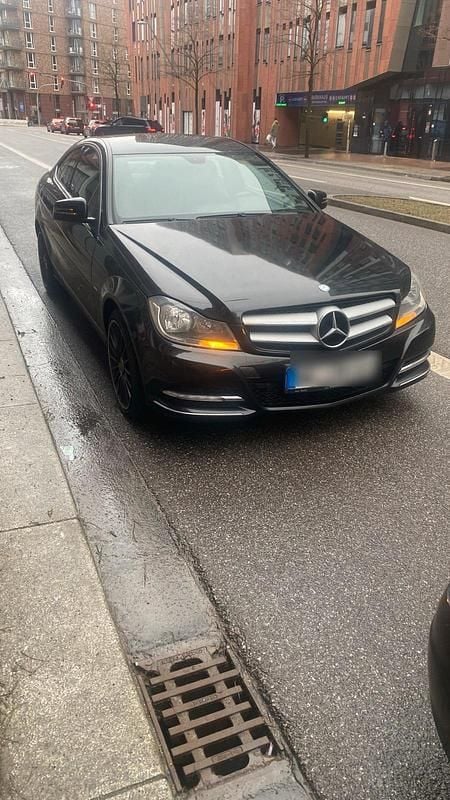 Gebraucht Mercedes C220 170 PS (125 kW) 2012 Schwarz Coupé