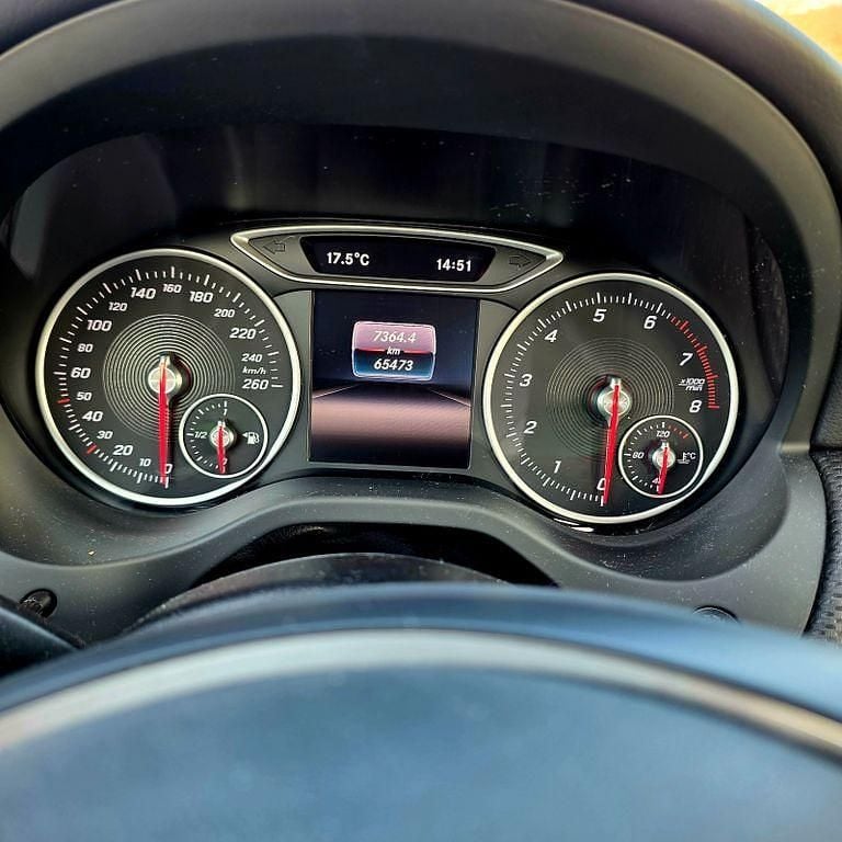 Gebraucht Mercedes A180 Style 122 PS (89 kW) 2017 Schwarz Limousine