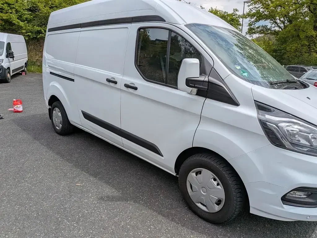 Gebraucht Ford Tourneo 131 PS (96 kW) 2020 Schwarz Van / Kleinbus