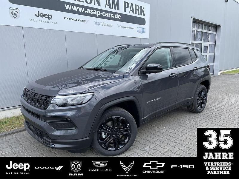 Graphite grey Neu 2025 Jeep Compass North SUV | 37.690 € (Superpreis) - Bild 1/4