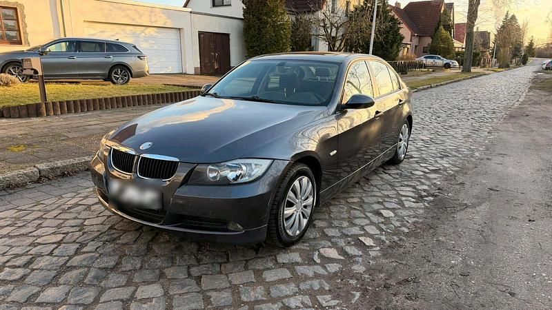 Gebraucht BMW 320 150 PS (110 kW) 2005 Silber Limousine
