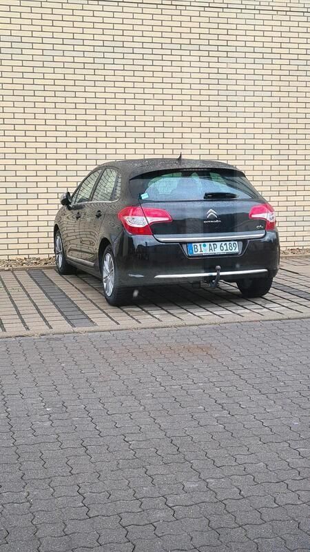 Schwarz Gebraucht 2013 Citroën C4 Limousine | 4.900 € (Fairer Preis) - Bild 1/4