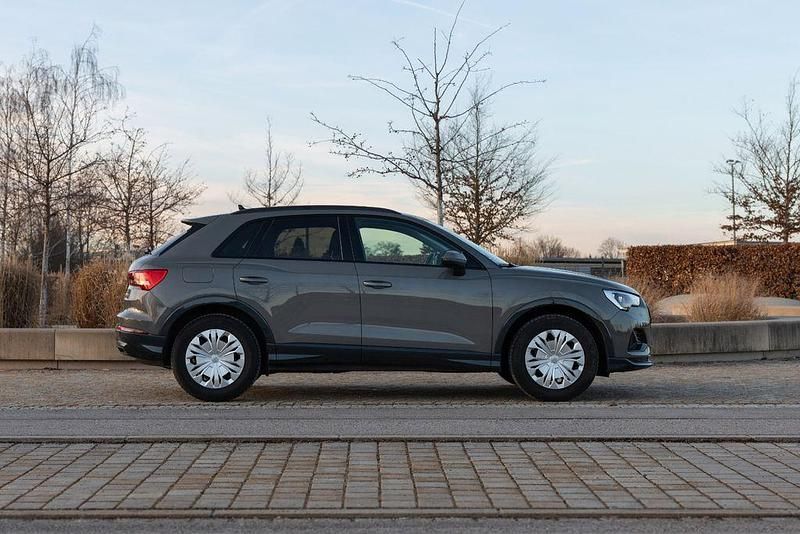 Gebraucht Audi Q3 Advanced 150 PS (110 kW) 2022 Chronosgrau metallic SUV