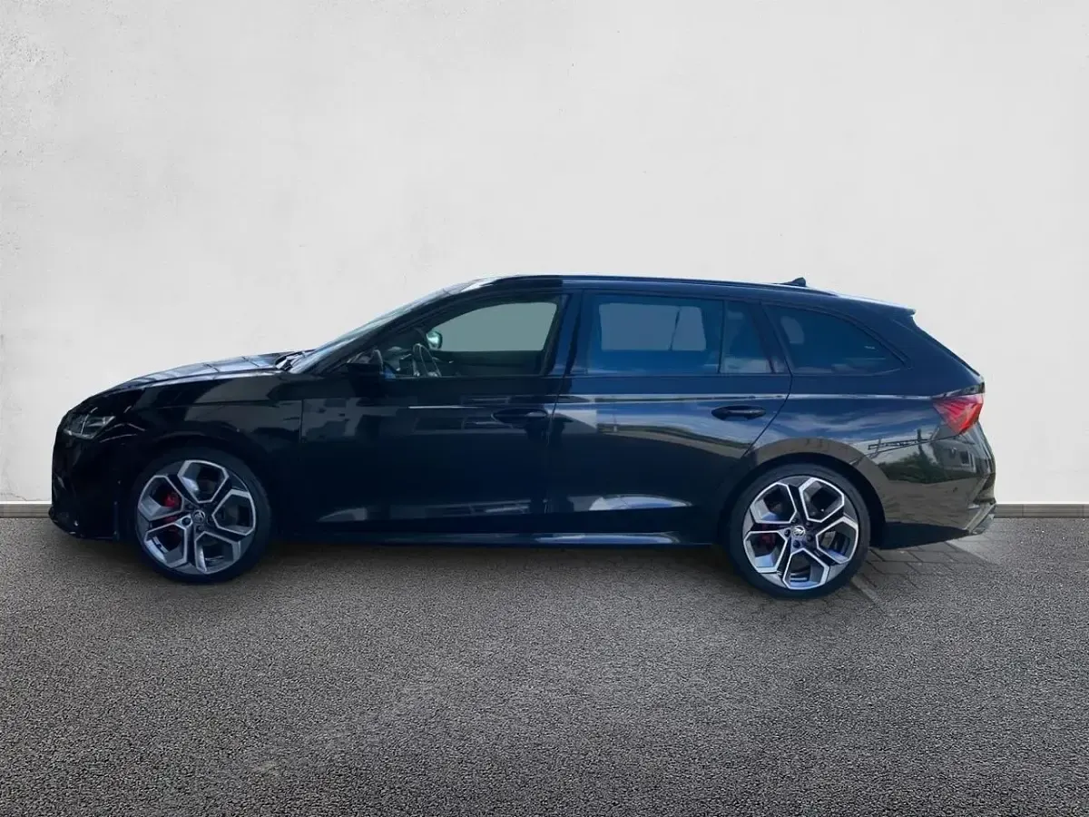 Gebraucht Skoda Octavia RS 200 PS (147 kW) 2023 Blackmagic perleffekt Kombi