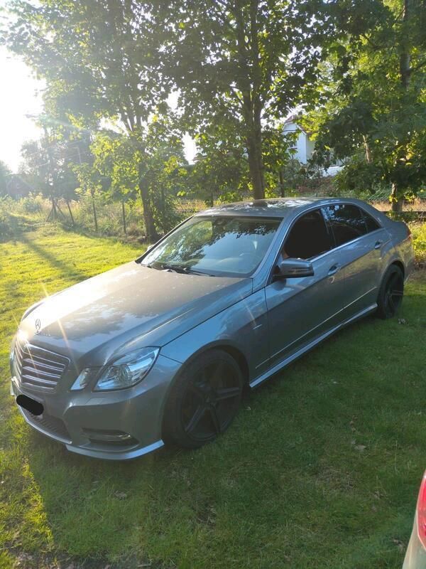 Grau Gebraucht 2013 Mercedes E300 Avantgarde Limousine | 16.499 € (Fairer Preis) - Bild 1/4
