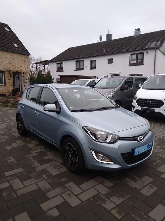 Gebraucht Hyundai i20 Style 86 PS (63 kW) 2013 Blau Kleinwagen
