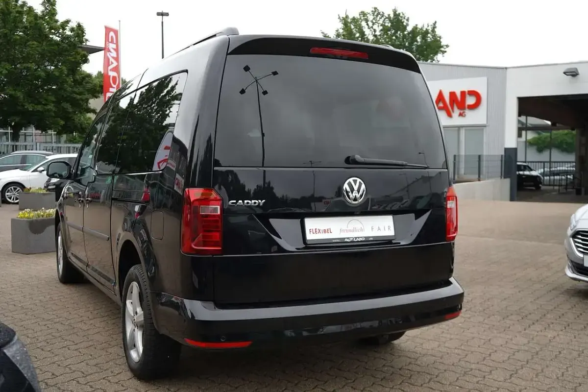 Gebraucht VW Caddy Maxi 131 PS (96 kW) 2019 Candyweiss Van / Kleinbus