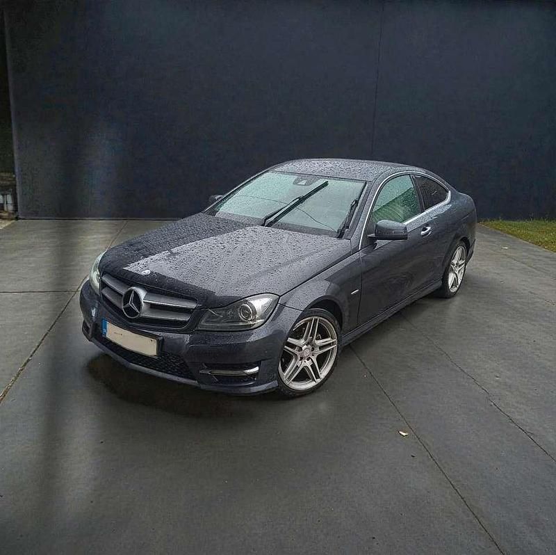 Gebraucht Mercedes C250 204 PS (150 kW) 2011 Grau Coupé