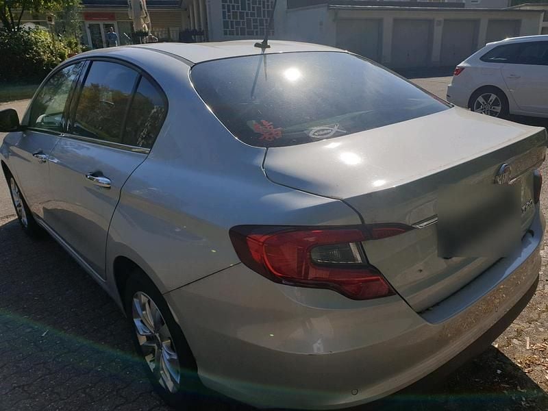 Gebraucht Fiat Tipo 95 PS (69 kW) 2019 Silber Limousine