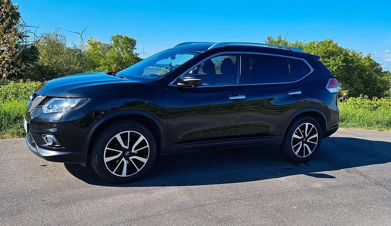 Schwarz Gebraucht 2015 Nissan X-Trail 360º SUV | 11.100 € (Guter Preis) - Bild 1/4