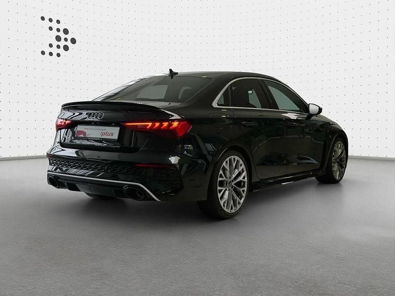 Gebraucht Audi RS3 Sport 400 PS (294 kW) 2023 Mythosschwarz metallic Limousine