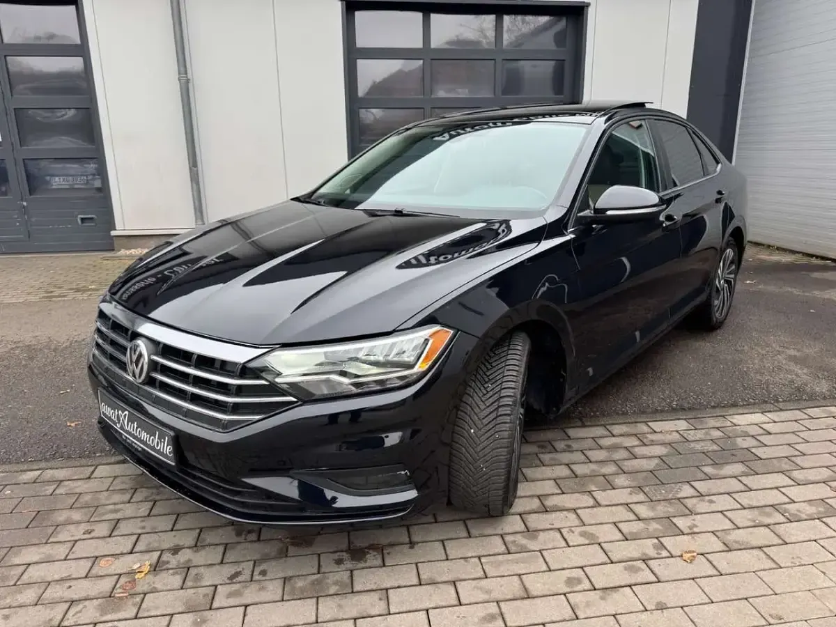 Gebraucht VW Jetta Sportline 150 PS (110 kW) 2019 Schwarz Limousine