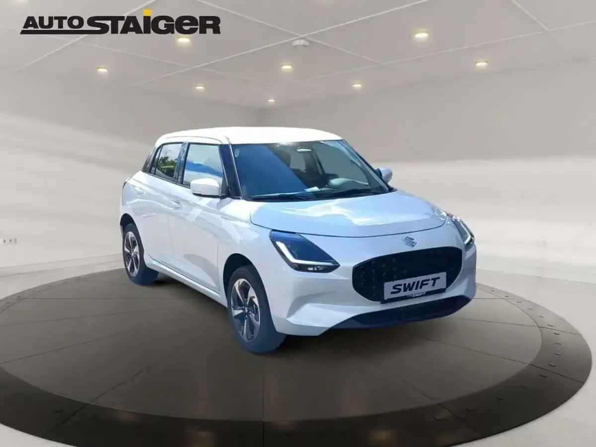 Neu Suzuki Swift Comfort 83 PS (61 kW) 2026 Caravan ivory Kleinwagen
