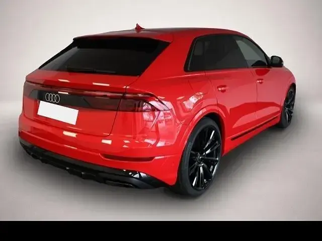 Gebraucht Audi Q8 Ambiente 286 PS (210 kW) 2024 Manufacturer SUV