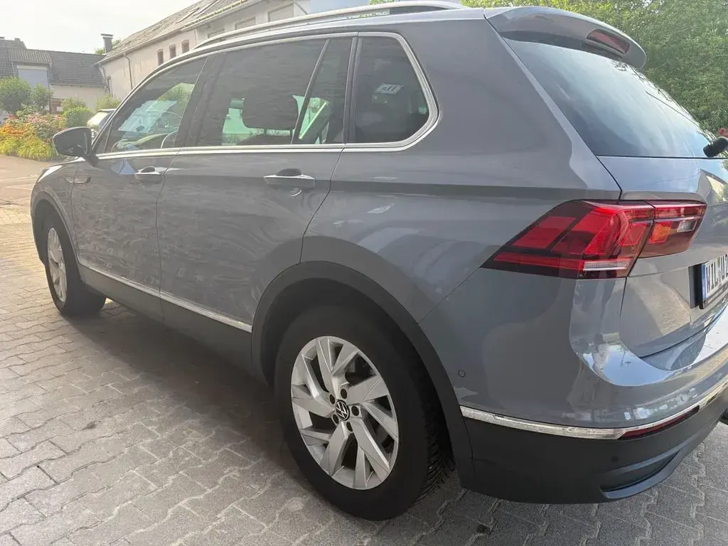 Gebraucht VW Tiguan 150 PS (110 kW) 2021 Grau SUV