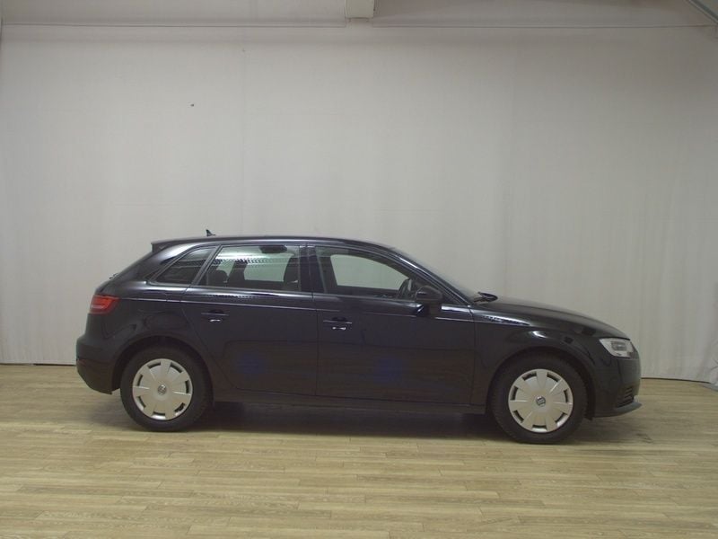 Schwarz Gebraucht 2020 Audi A3 Comfort Limousine | 15.280 € (Superpreis) - Bild 1/4