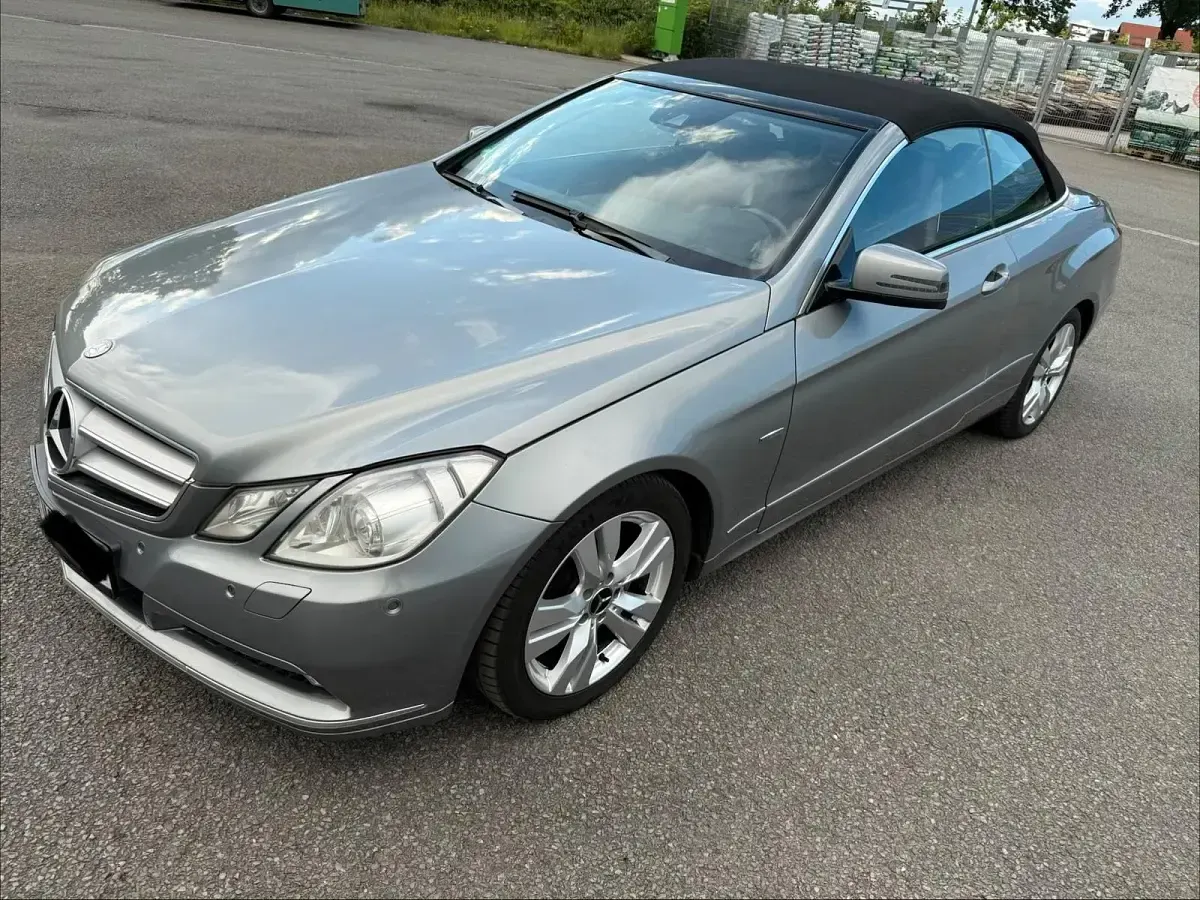 Gebraucht Mercedes E220 170 PS (125 kW) 2010 Silber Cabrio