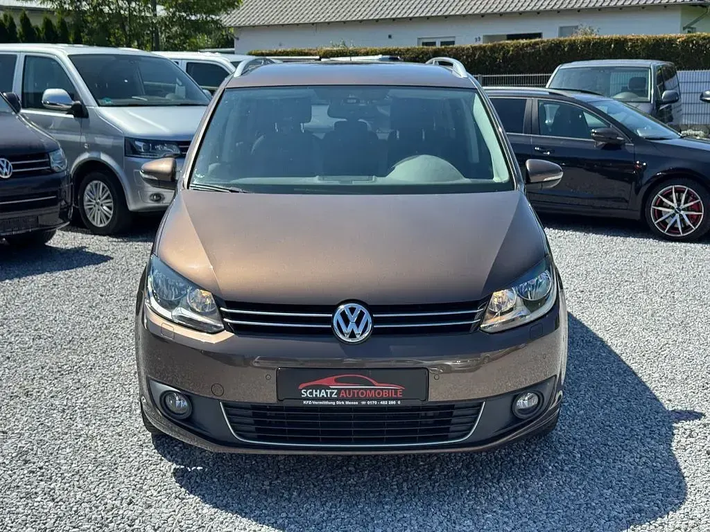 Gebraucht VW Touran Life 140 PS (102 kW) 2013 Braun Van / Kleinbus