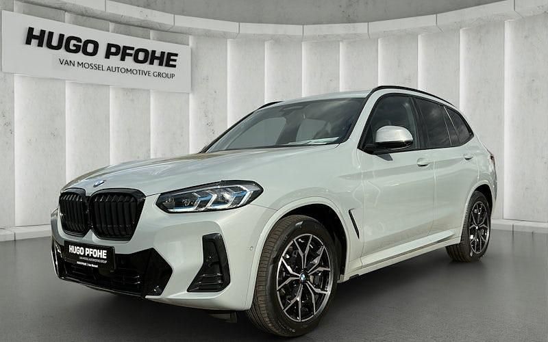 Grau Gebraucht 2024 BMW X3 M Sport SUV | 54.900 € (Teuer) - Bild 1/4