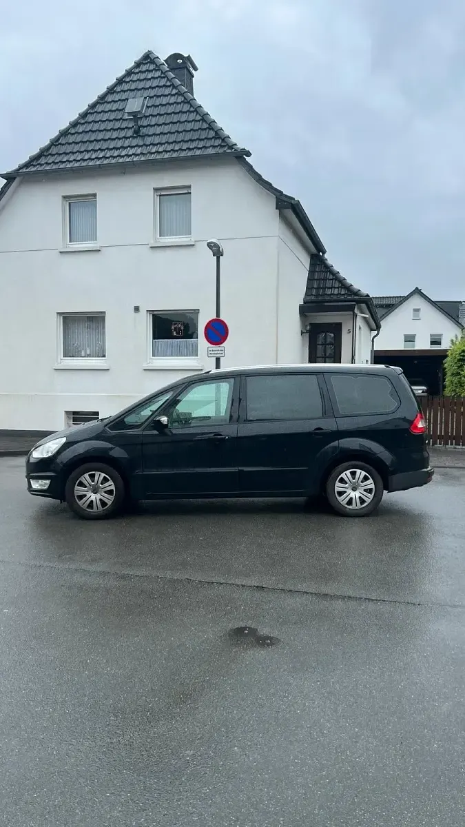 Używany Ford Galaxy 140 KM (102 kW) 2010 Czarny Minivan