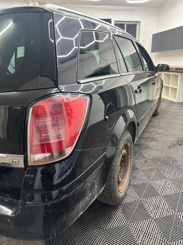 Gebraucht Opel Astra 124 PS (91 kW) 2005 Schwarz Kombi