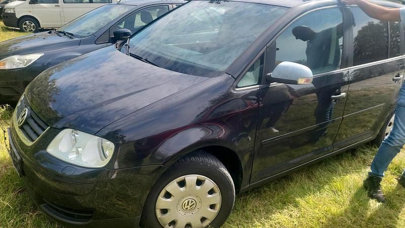Schwarz Gebraucht 2007 VW Touran Van / Kleinbus | 1.300 € (Superpreis) - Bild 1/4